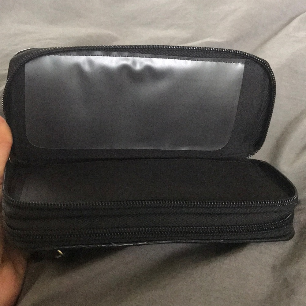 Double zipper wallet with several compartments - Picture 4 of 5